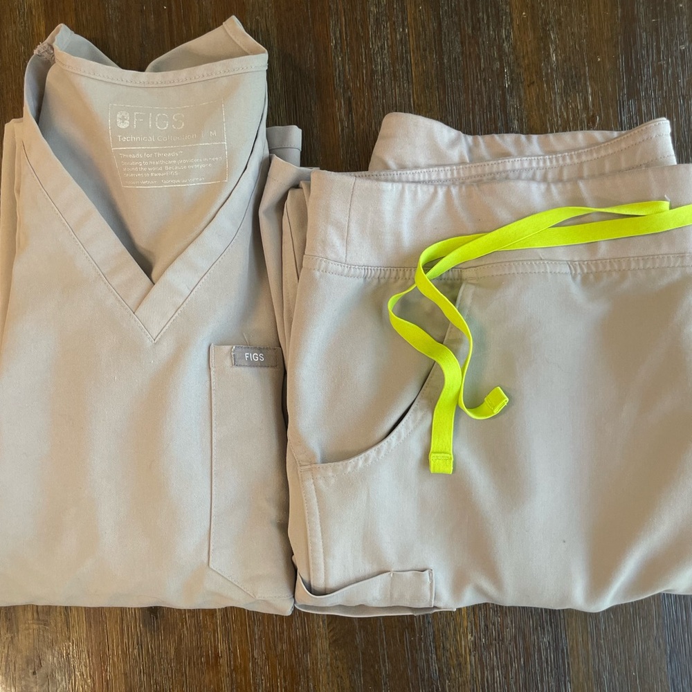 Figs Scrub Set in Gray with Neon Yellow Tie